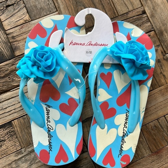 Hanna Andersson Girls Flip Flops NWT Size 11-12 - Picture 1 of 9